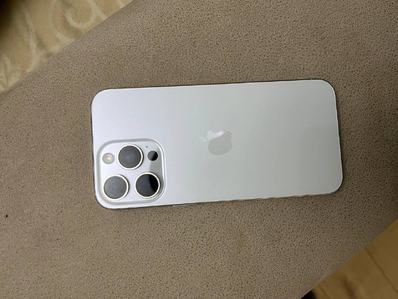 iPhone 15 pro max 256 GB white