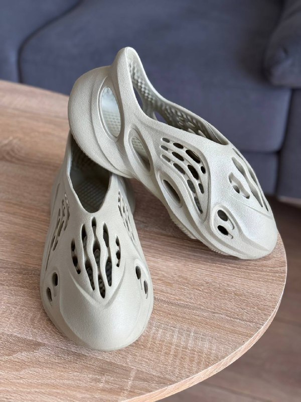 Adidas Yeezy Foam RNR Stone Salt кроссовки мужские 2