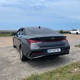 Hyundai Elantra 2025 6