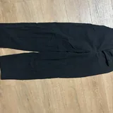 Джинсы и черные штаны XS 7