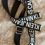 Эпилятор Panasonic, джинсы Lee, ремень Calvin Klein, рубашка, лампа, колонка JBL 4