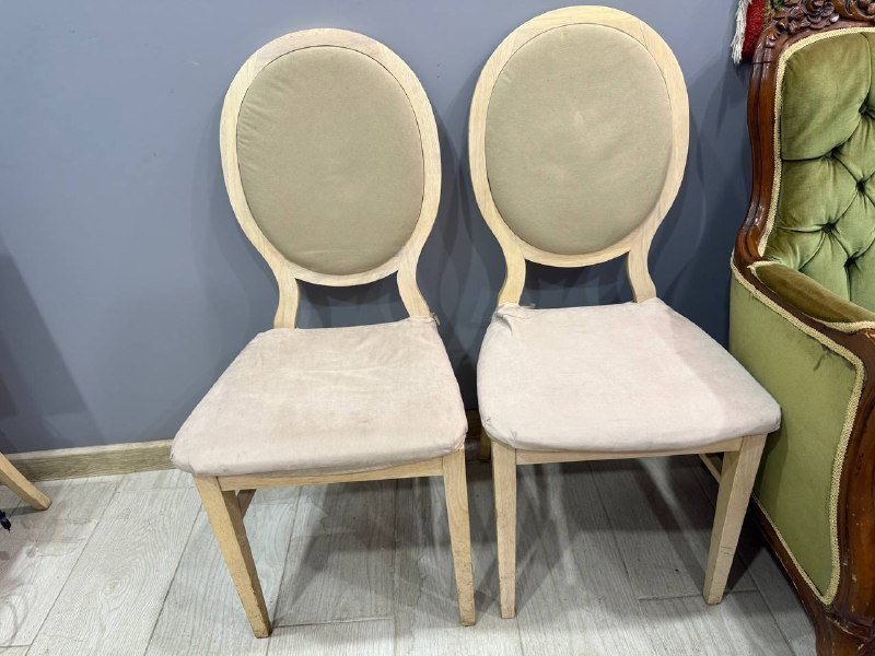 Комод, стулья, кресла, книги 3