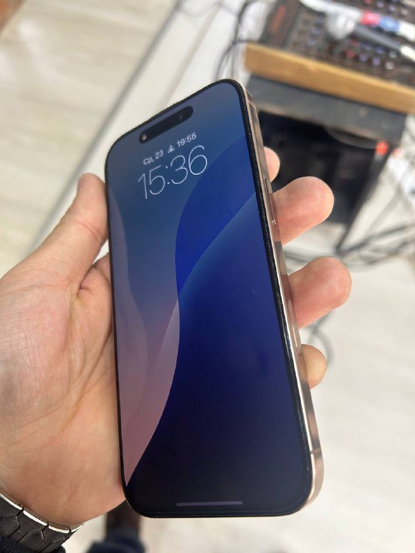 iPhone 16 Pro 256 ГБ Золотой Титан 3