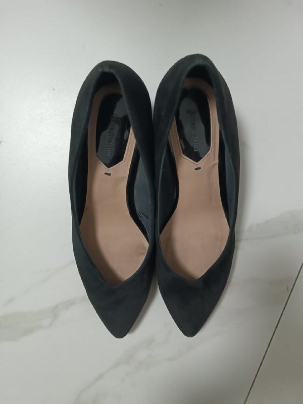 Женская куртка, брюки джинсы, туфли черные женские