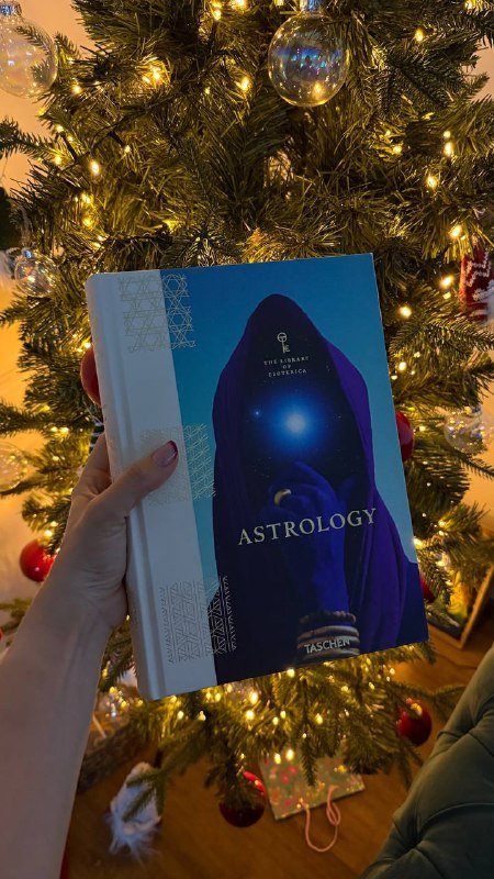 Книга по астрологии Astrology. The Library of Esoterica