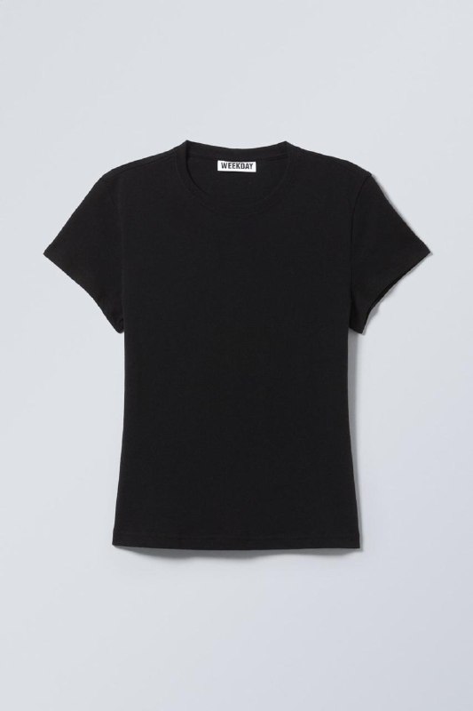 Белая футболка Weekday, Черная футболка Weekday, Черные джинсы Massimo Dutti 5