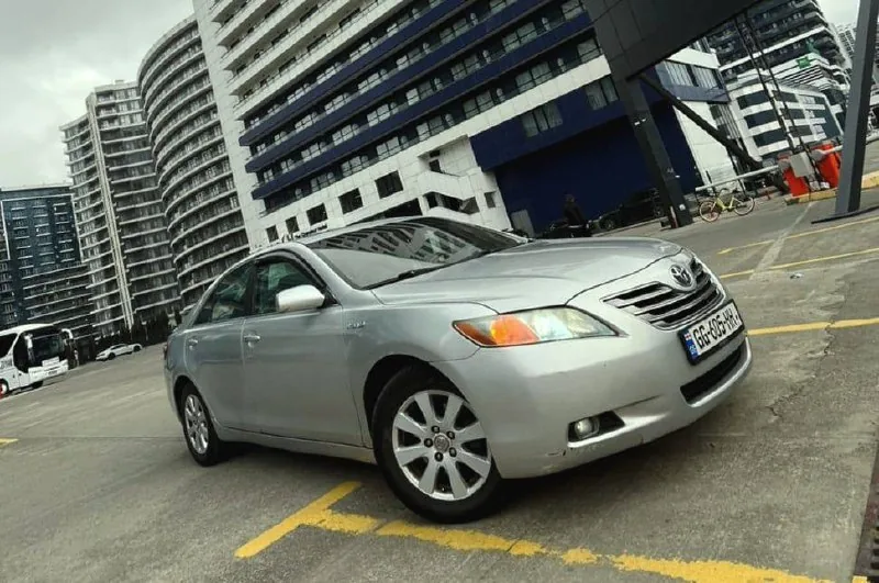 Toyota Camry Hybrid 1
