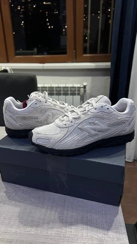 Новые кроссовки New Balance 1