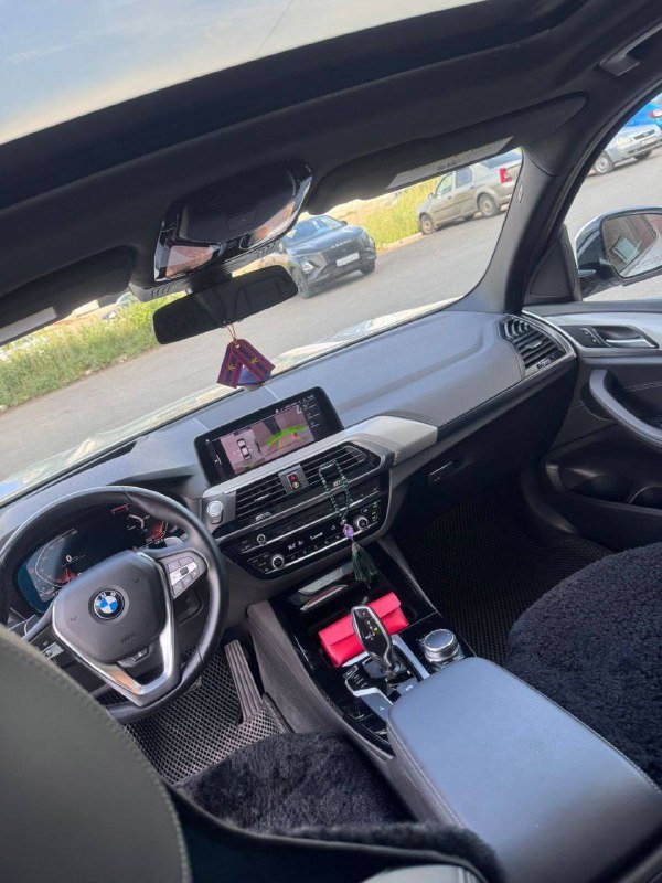 BMW X3 белый внедорожник с кожаным салоном и панорамной крышей 2