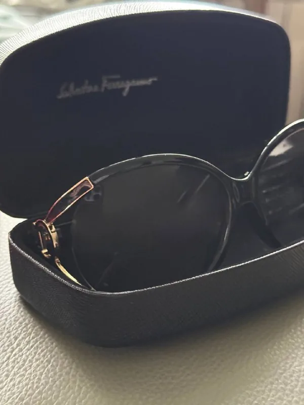 Женские солнцезащитные очки Salvatore Ferragamo 1