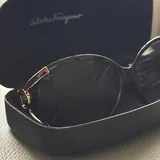 Женские солнцезащитные очки Salvatore Ferragamo 1