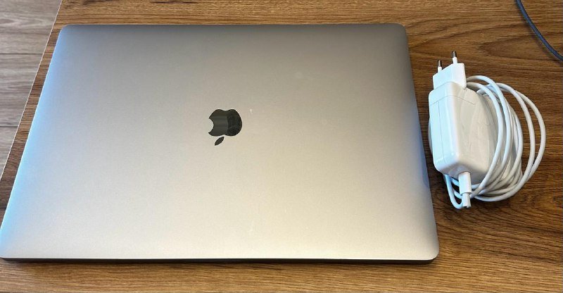 MacBook Pro 16" (2019) 4
