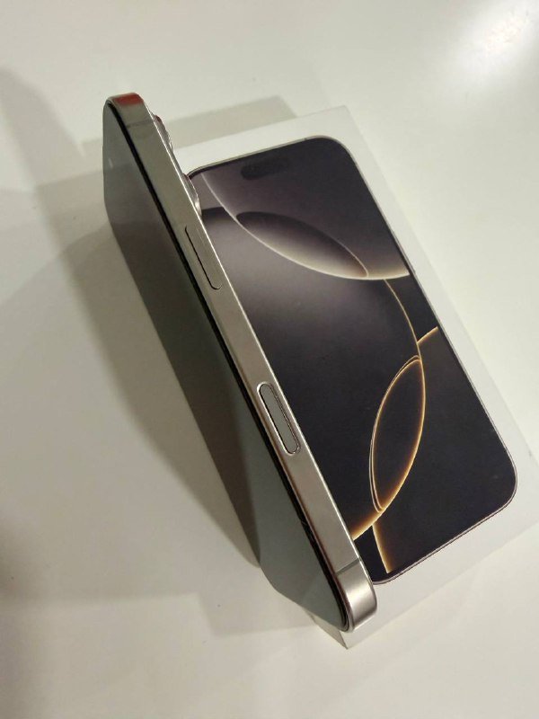 iPhone 16 pro 128 GB 4