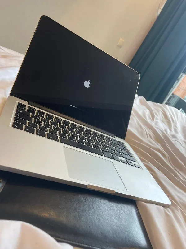 MacBook Pro 1