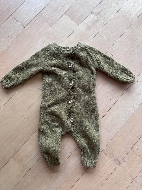 Children's winter combinaisons and coats 6-18 months