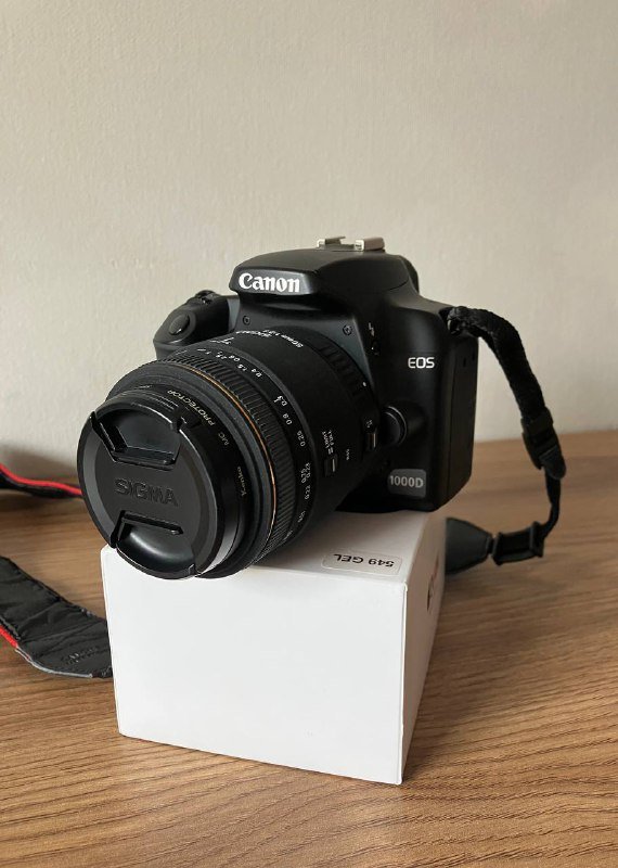 Фотоаппарат Canon EOS 1000D, объектив Sigma AF 50mm F2.8 EX DG Macro