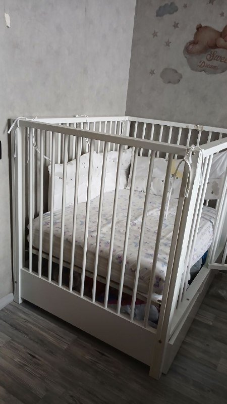 Детская кроватка, матрас, простыни