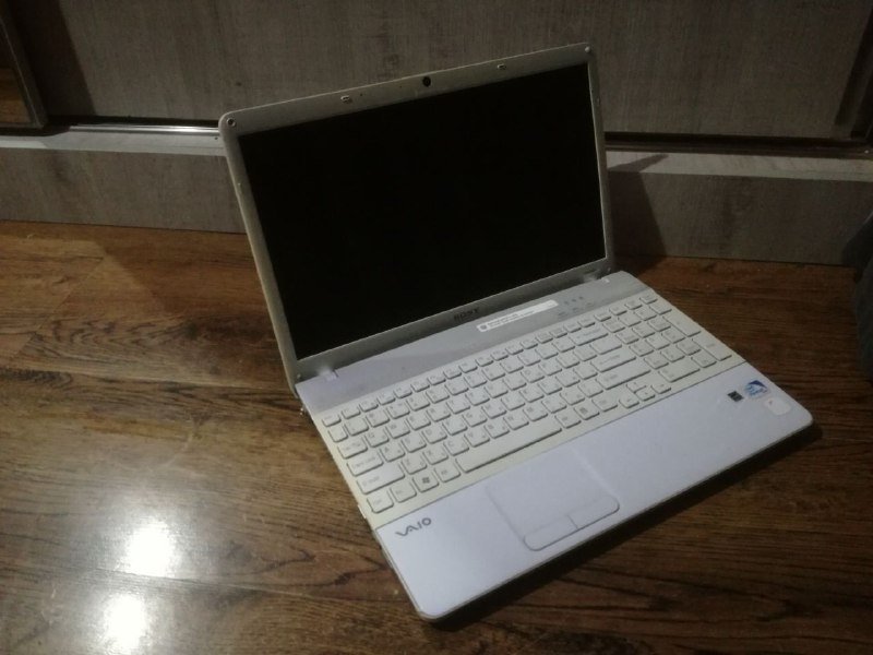 Ноутбук Sony VAIO, геймпад Sony 3