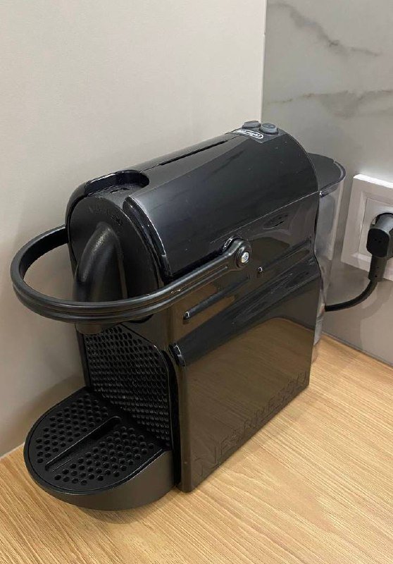 Капсульная кофемашина Nespresso Inissia DeLonghi, капсулы и банка 4