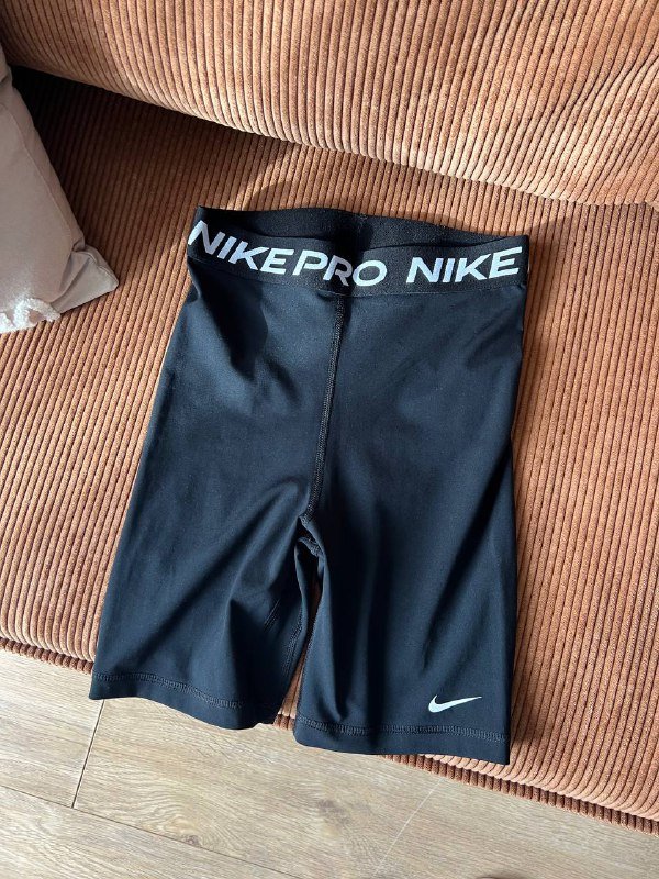 спортивные брюки мужские Guess, велосипедки Nike, футболка vanquish 3