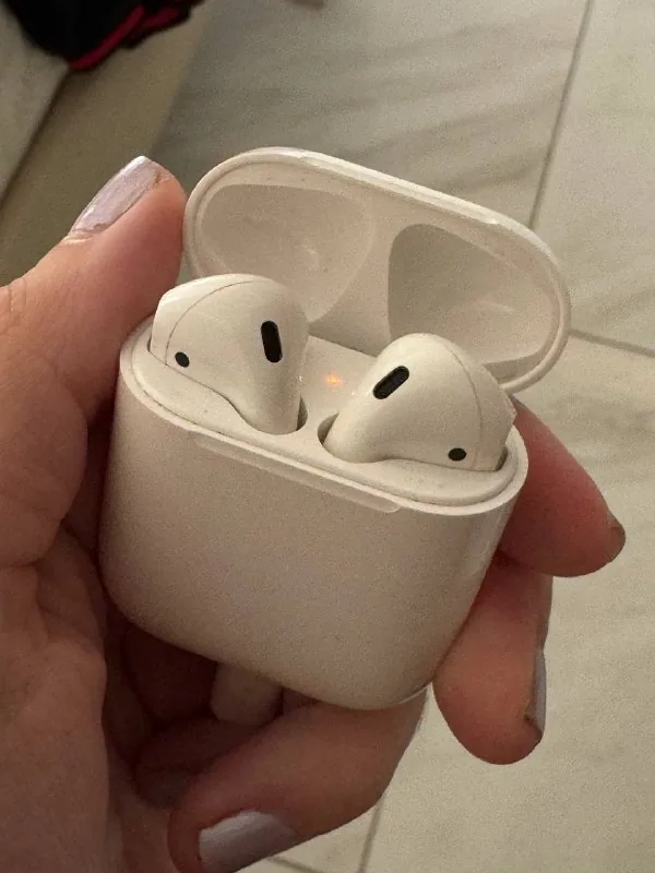 AirPods 2 оригинал с проблемой подключения 1