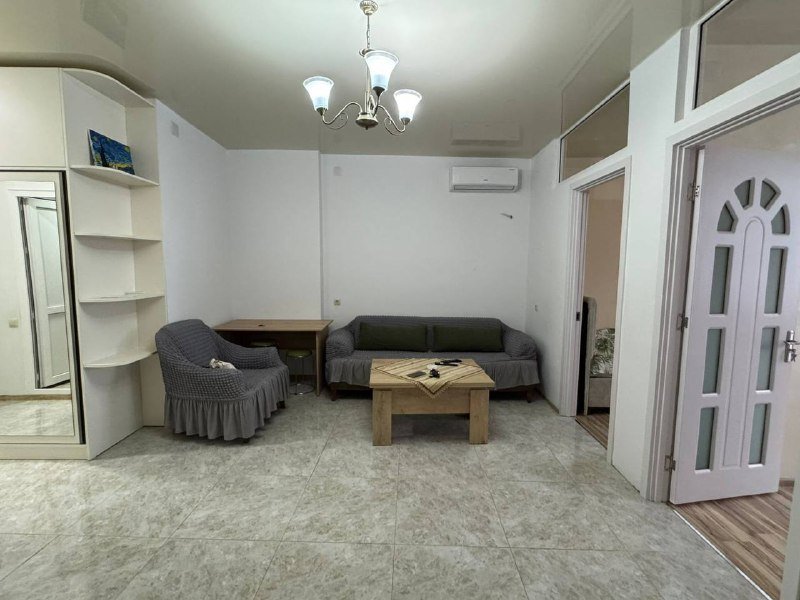 3-комнатная квартира с 2 спальнями, балконом, центральное отопление 2