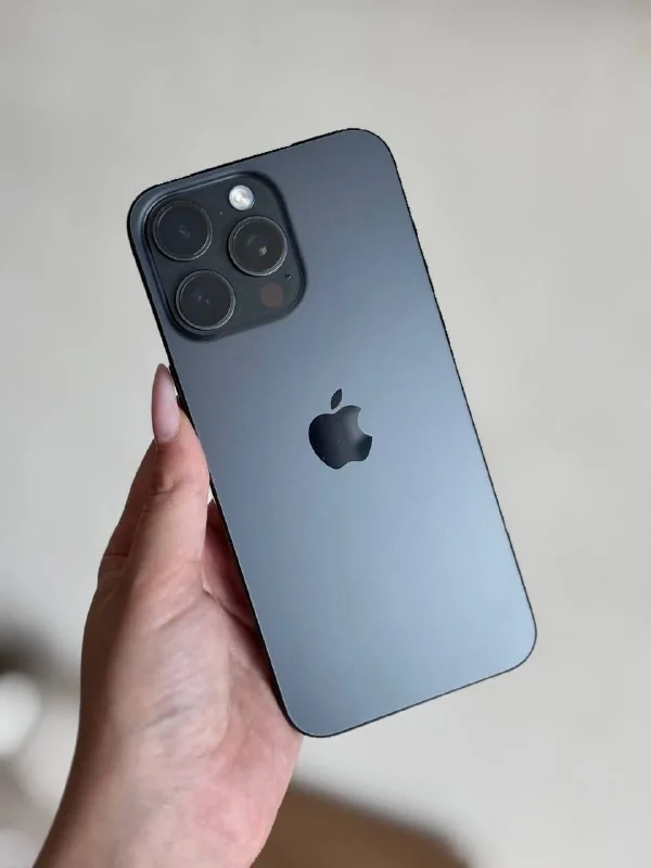 iPhone 15 Pro Max, iPhone 13 Pro Max, iPhone 13 Pro, MacBook Air M2, PS5