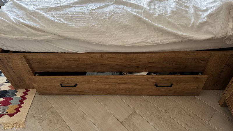 Двуспальная кровать с матрасом 160x200 см 2