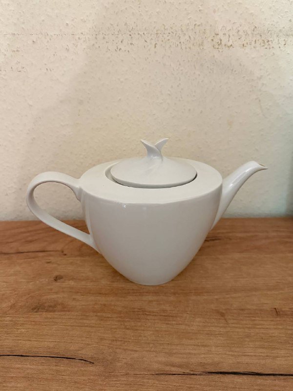 Соковыжималки, зарядка с аккумуляторами, графин, чайники, доска, подсвечники, лоток для кошки, емкости стеклянные, штампы 10