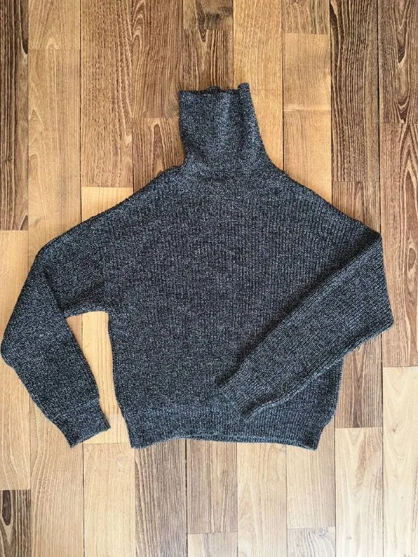 Свитеры Koton, H&M, Zara, поло Levi Strauss & Co, спортивный бра Nike 1