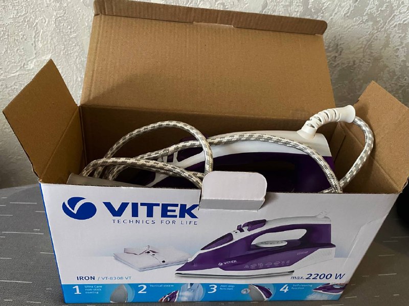 утюг Vitek, игра дженга, микрофон петличный, пазл Поцелуй, рабочий стол, плетеные корзины