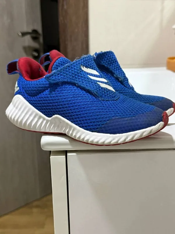 Детские кроссовки Adidas 1
