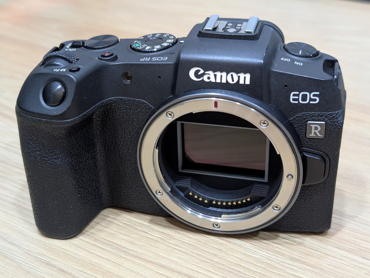 Камера Canon EOS RP body, аккумулятор, зарядное устройство 2