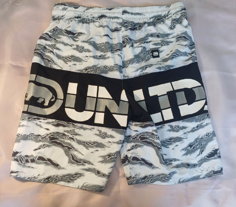 Ecko Shorts Size L 2