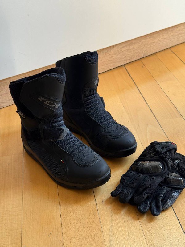 Пазл с картой мира, наушники JBL, держатель для зубных щеток, рюкзак, босоножки, кроссовки, мотоботинки, микрофон 9