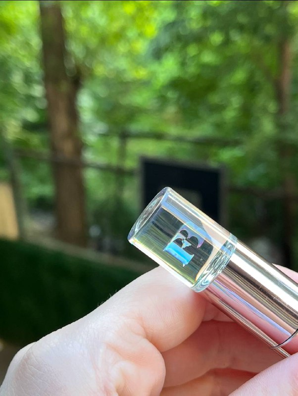Автозагар, аромамасла, спрей The Body Shop, жидкая помада Fenty beauty 7