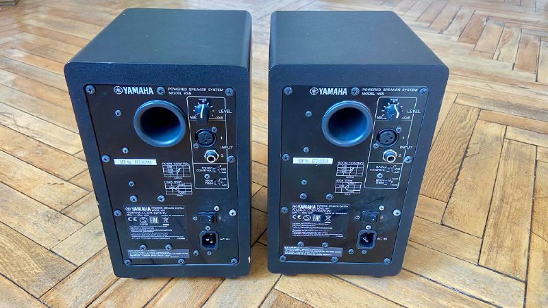 Студийные мониторы Yamaha HS5 3