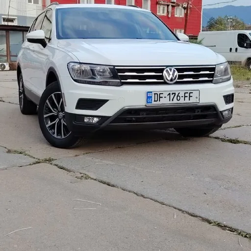 Volkswagen Tiguan 2020, 2 л бензин, 7 мест
