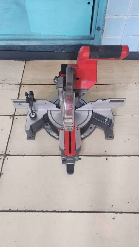Торцовочная аккумуляторная электропила Milwaukee Dual Bevel 10'' 3