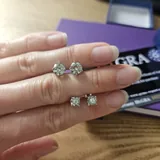 Серебряные серьги пусеты с муассанитами 3