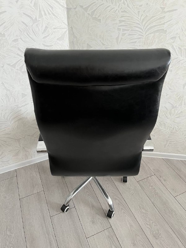Стол 120х60 и черное кресло 5