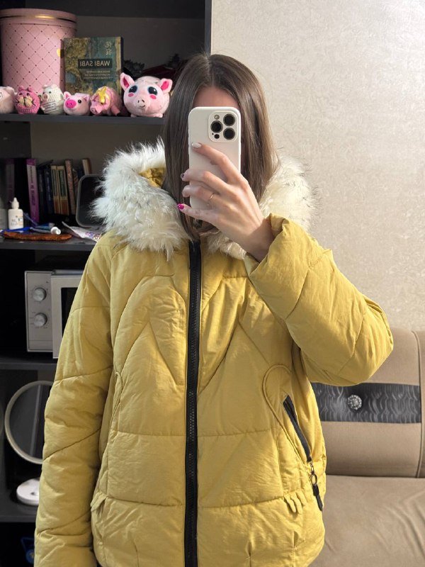 Демисезонная женская куртка с искусственным мехом