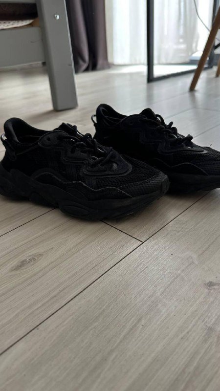 Кресло офисное, Кроссовки Nike, Ваза минималистичная 2