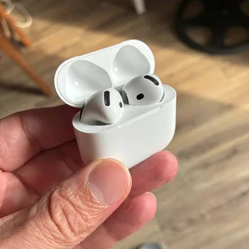 AirPods 4