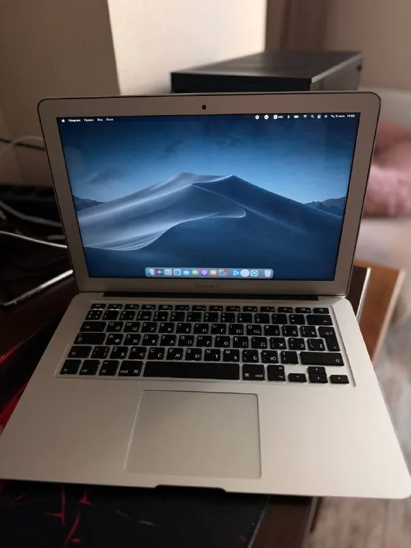 MacBook Air 13-inch 2017 1