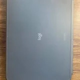 Планшет Apple iPad Air 11 M3 128 ГБ с чехлом-клавиатурой Logitech 3