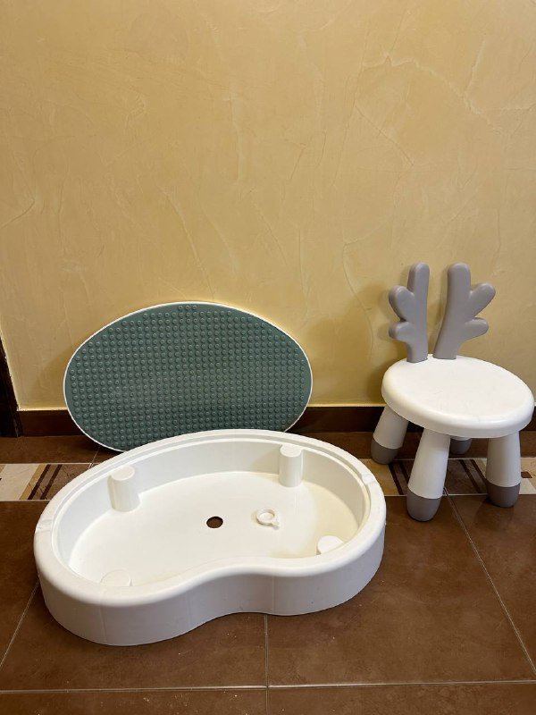 Детский стул и поддон для Лего или контейнер для рыбалки