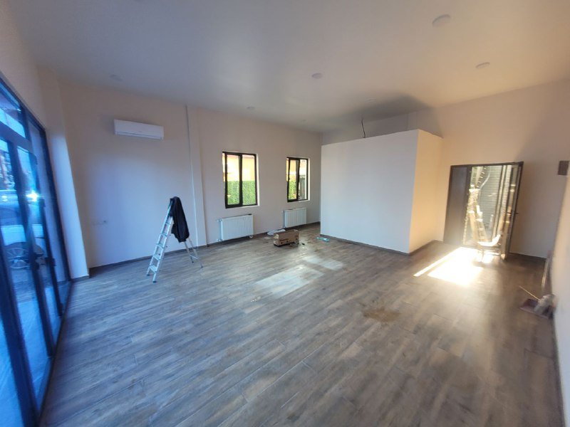 Коммерческое помещение со складом 120кв/м