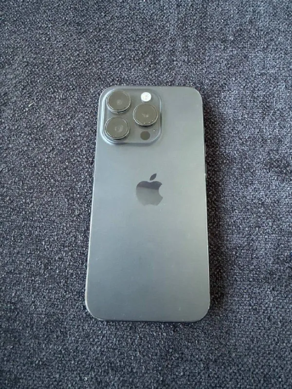 iPhone 15 Pro 256 GB 1