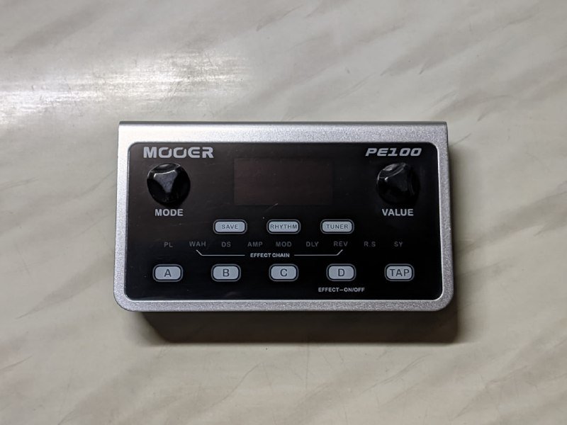 Roland MC-707, Behringer XENYX QX1002USB, KORG Volca Drum, KORG Volca Bass, KORG Volca FM, Behringer Pro VS Mini, Mooer PE100 7